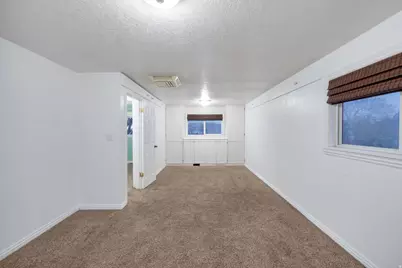 1675 S Lakewood Dr, Orem, UT 84058 - Photo 14