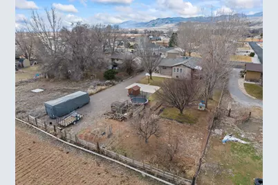 79 S 250 E, Aurora, UT 84620 - Photo 32