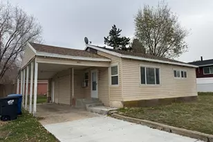 4856 S 300 W, Washington Terrace, UT 84405 - Photo 2