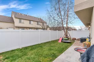 328 N 1270 E, Lehi, UT 84043 - Photo 20