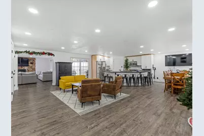 2995 E 7145 S, Cottonwood Heights, UT 84121 - Photo 4