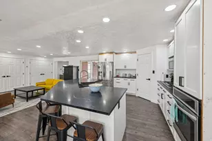 2995 E 7145 S, Cottonwood Heights, UT 84121 - Photo 10