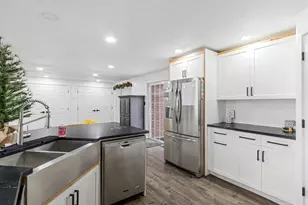 2995 E 7145 S, Cottonwood Heights, UT 84121 - Photo 10