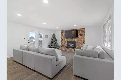 2995 E 7145 S, Cottonwood Heights, UT 84121 - Photo 12