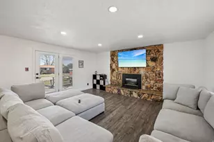 2995 E 7145 S, Cottonwood Heights, UT 84121 - Photo 14