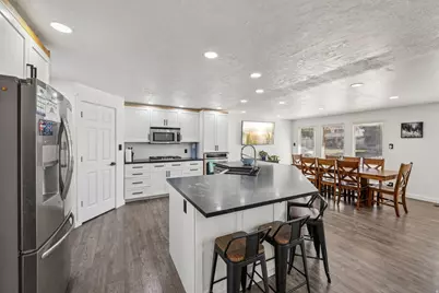 2995 E 7145 S, Cottonwood Heights, UT 84121 - Photo 8