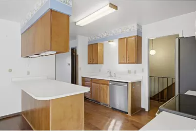 4608 S Locust Ln E, Holladay, UT 84117 - Photo 12