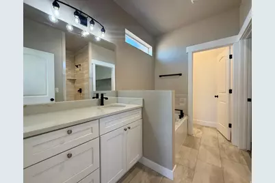 1198 W Grayhawk Loop, Roosevelt, UT 84066 - Photo 16