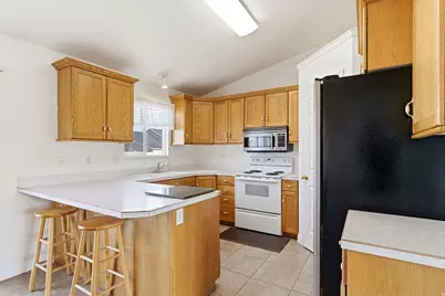 566 W 450 N, Tremonton, UT 84337 - Photo 14