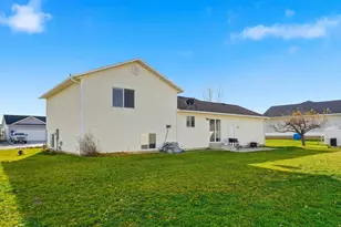 566 W 450 N, Tremonton, UT 84337 - Photo 44