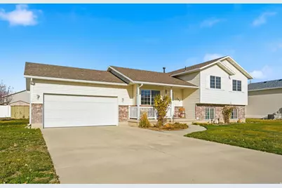 566 W 450 N, Tremonton, UT 84337 - Photo 2