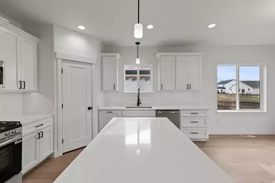 273 N 300 W, Preston, ID 83263 - Photo 4