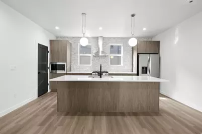 595 E Betsey Cv S #25, Salt Lake City, UT 84107 - Photo 2