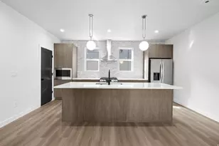 595 E Betsey Cv S, Salt Lake City, UT 84107 - Photo 2