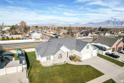 3352 W 10235 S, South Jordan, UT 84095 - Photo 2