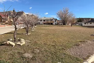 47 B St, Helper, UT 84526 - Photo 4