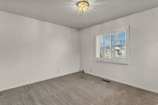 2242 E Kensington Ave S, Salt Lake City, UT 84108 - Photo 16