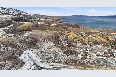 574 N Crestview Dr, Garden City, UT 84028 - Photo 4