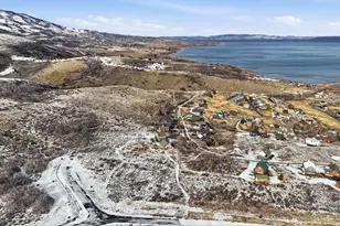 574 N Crestview Dr, Garden City, UT 84028 - Photo 4