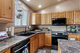 5999 S 3200 W, Roy, UT 84067 - Photo 12