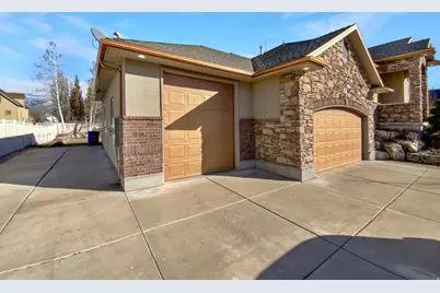 969 S View Crest Ln, Kaysville, UT 84037 - Photo 8