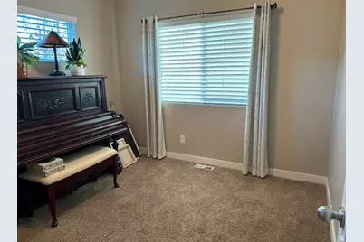 7253 N Skyview Ln, Eagle Mountain, UT 84005 - Photo 12