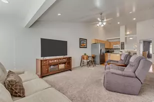 215 Lyman Ln, Bountiful, UT 84010 - Photo 4