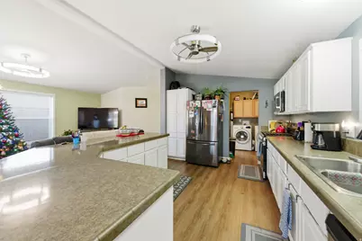 989 Yucca Dr W, Taylorsville, UT 84123 - Photo 4