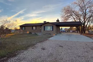 430 S 400 W, Mount Pleasant, UT 84647 - Photo 2