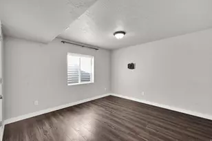 1341 W 650 S, Syracuse, UT 84075 - Photo 32