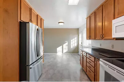 393 Lakewood Dr, Provo, UT 84601 - Photo 36