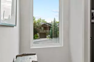 520 N H St E, Salt Lake City, UT 84103 - Photo 18