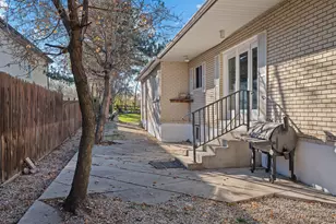 2101 E 6425 S, Holladay, UT 84121 - Photo 34