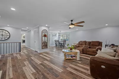 2101 E 6425 S, Holladay, UT 84121 - Photo 6