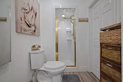 2101 E 6425 S, Holladay, UT 84121 - Photo 18