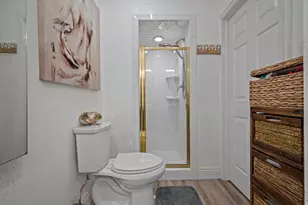 2101 E 6425 S, Holladay, UT 84121 - Photo 18