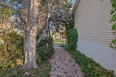 2101 E 6425 S, Holladay, UT 84121 - Photo 30