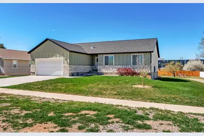 75 N 100 W, Fillmore, UT 84631 - Photo 1