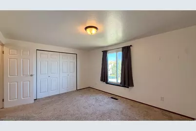 855 N 200 E, Price, UT 84501 - Photo 6
