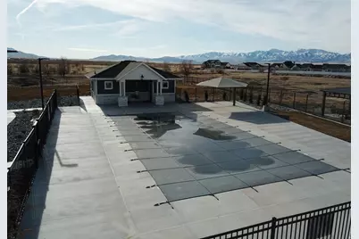 633 W Junegrass Ln, Stansbury Park, UT 84074 - Photo 4
