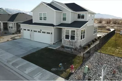633 W Junegrass Ln, Stansbury Park, UT 84074 - Photo 2