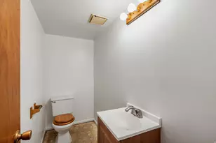 6048 S 2075 E, Holladay, UT 84121 - Photo 12