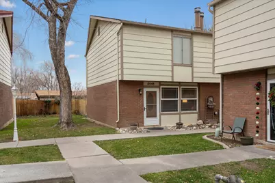 6048 S 2075 E, Holladay, UT 84121 - Photo 2