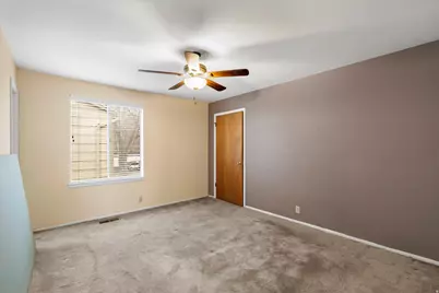 6048 S 2075 E, Holladay, UT 84121 - Photo 14