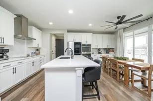 779 N 1925 W, Layton, UT 84041 - Photo 8