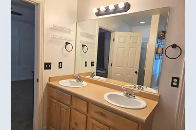 2007 N Belmont Dr, Saratoga Springs, UT 84045 - Photo 12