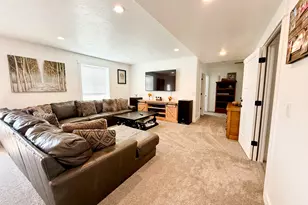 1384 E Abigail Ln, Eagle Mountain, UT 84005 - Photo 22