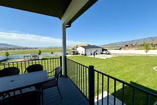 1384 E Abigail Ln, Eagle Mountain, UT 84005 - Photo 32