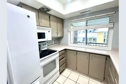 323 S Peach Ln, Bountiful, UT 84010 - Photo 10