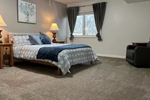 323 S Peach Ln, Bountiful, UT 84010 - Photo 14